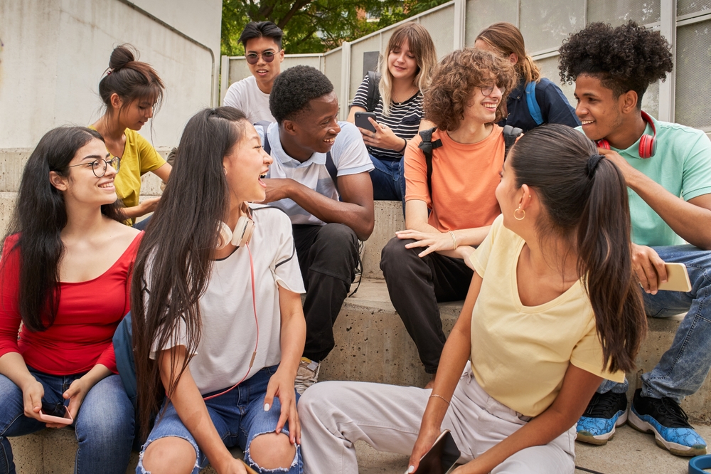 Multi-ethnic,Group,Of,Happy,Students,On,A,Break.,Young,People